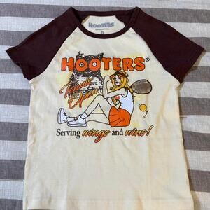 Vintage hooters tennis open graphic